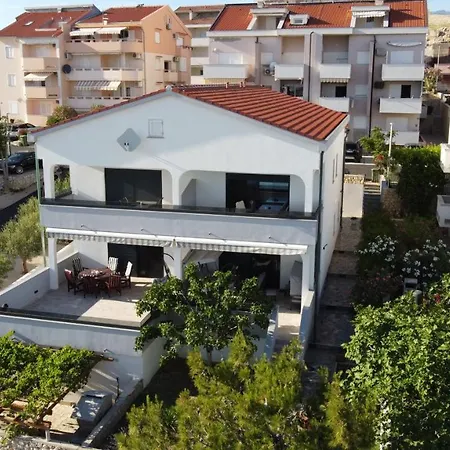 Villa Ami Kustici Exterior photo